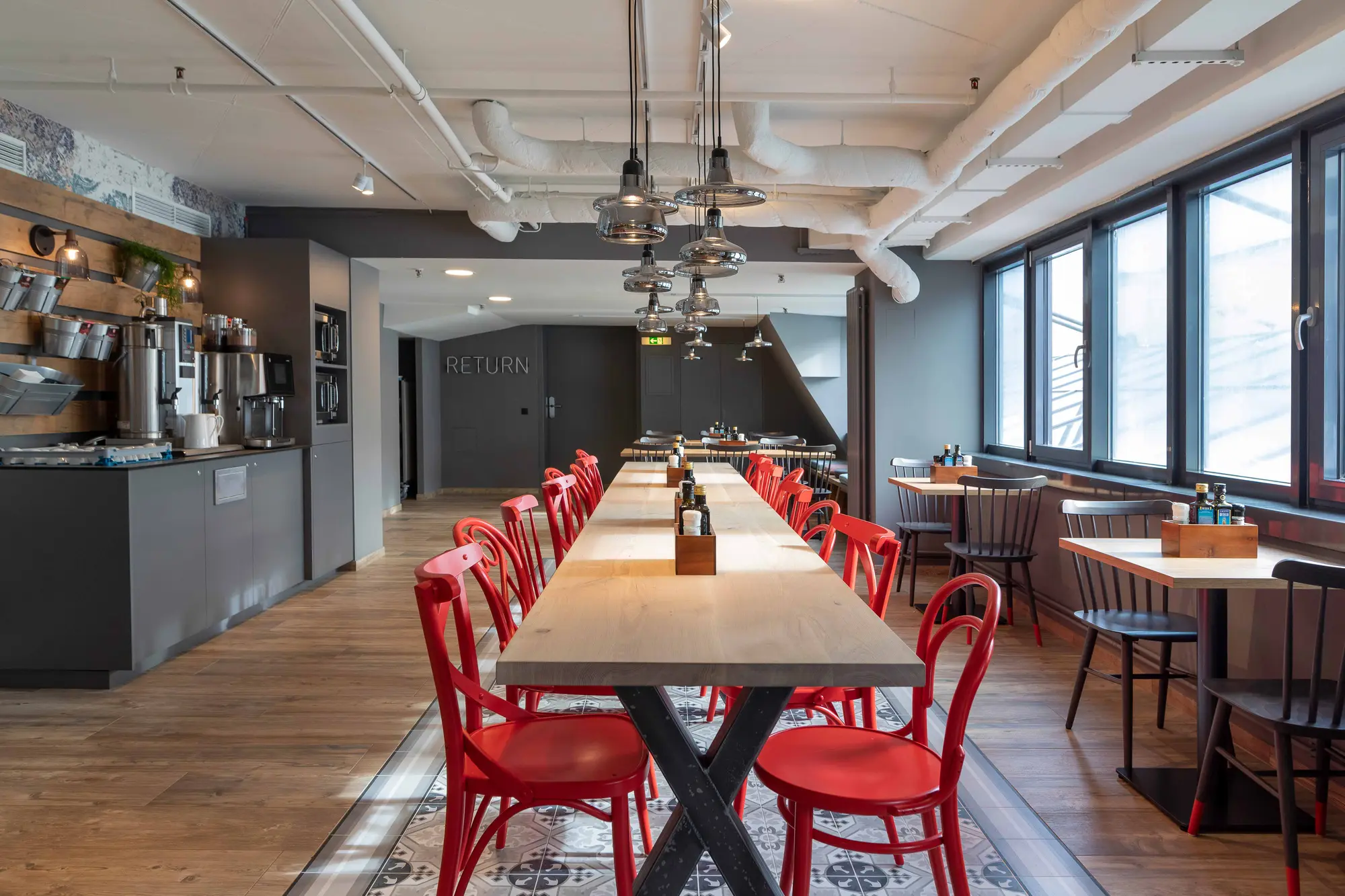 Estrel Kantine Thonet sandalyeler